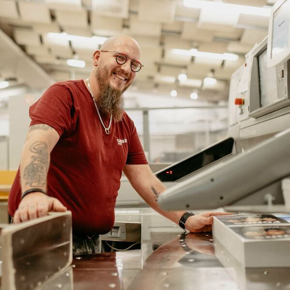 Samson Druck Team Anlagenbedienung Schneidmaschine