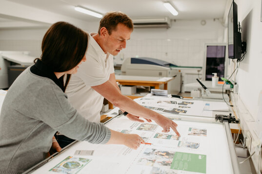 Samson Druck Lehrlingsausbildung Prepress Prepresstechnik Vorstufe Lehre Lehrling Ausbildner Datencheck Daten Andreas Stolz